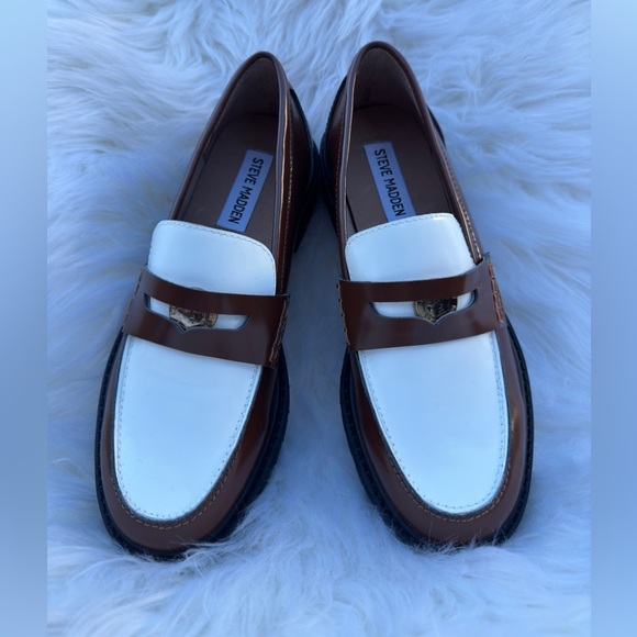 STEVE MADDEN LOAFER BROWN AND WHITE NEVER WORN SIZE 6 - Picture 2 of 3